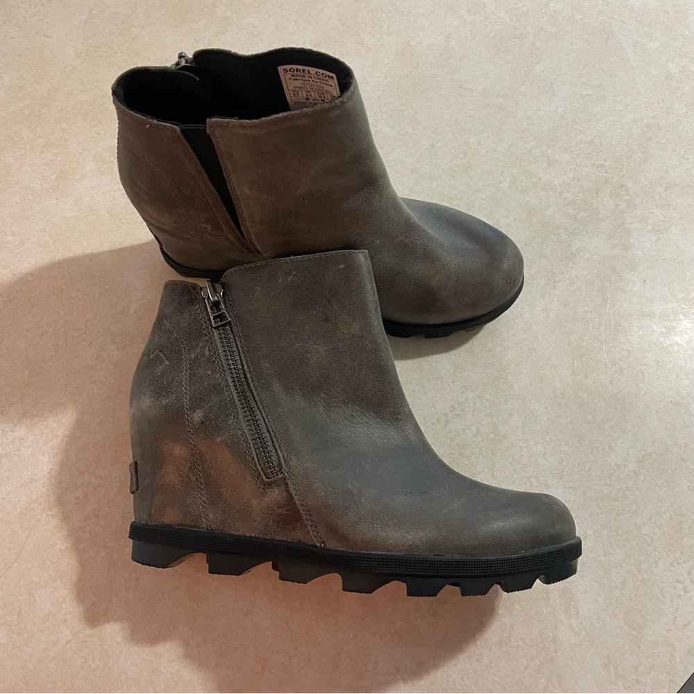Sorel Joan of Artic womens booties zip boots shoes size 8.5